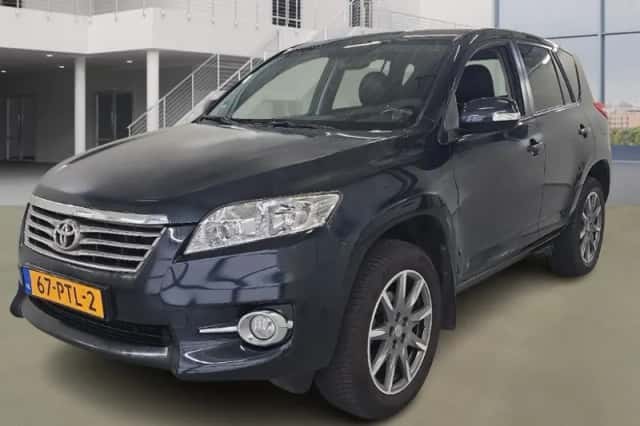 Toyota RAV4 (2011) thumbnail 2