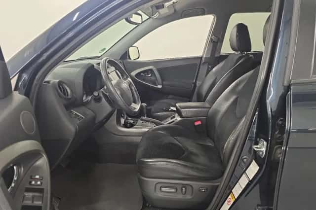 Toyota RAV4 (2011) thumbnail 5