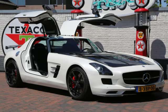 Mercedes-Benz SLS (2014) thumbnail 19