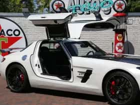 Mercedes-Benz SLS (2014) thumbnail 20