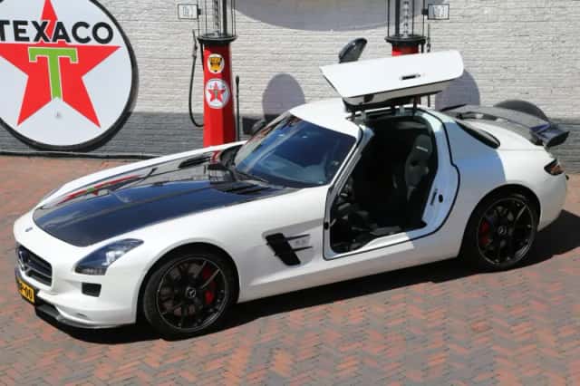 Mercedes-Benz SLS (2014) thumbnail 23