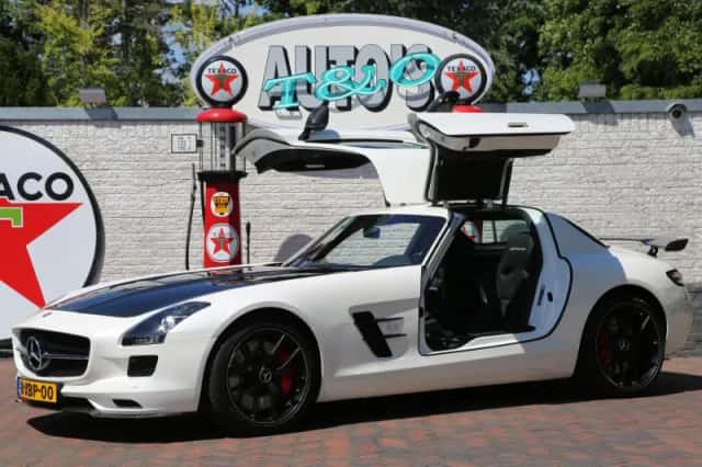 Mercedes-Benz SLS (2014) thumbnail 26