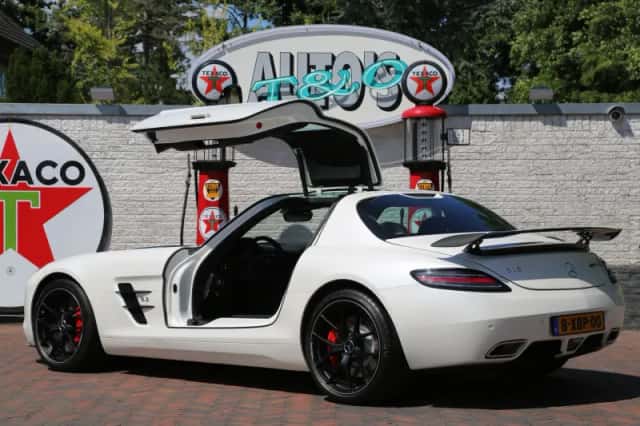Mercedes-Benz SLS (2014) thumbnail 30