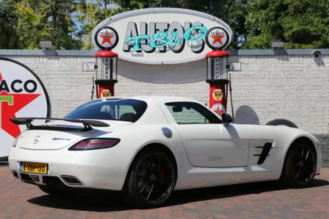 Mercedes-Benz SLS (2014) thumbnail 4