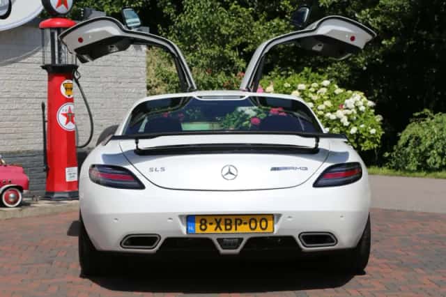 Mercedes-Benz SLS (2014) thumbnail 36