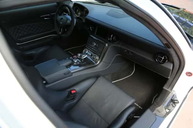 Mercedes-Benz SLS (2014) thumbnail 41