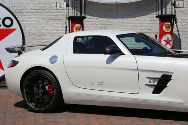 Mercedes-Benz SLS (2014) thumbnail 9