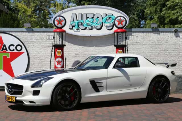 Mercedes-Benz SLS (2014) thumbnail 1