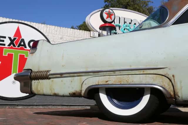 Cadillac Coupe de Ville (1956) thumbnail 15