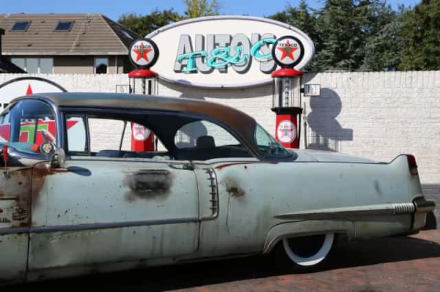 Cadillac Coupe de Ville (1956) thumbnail 18