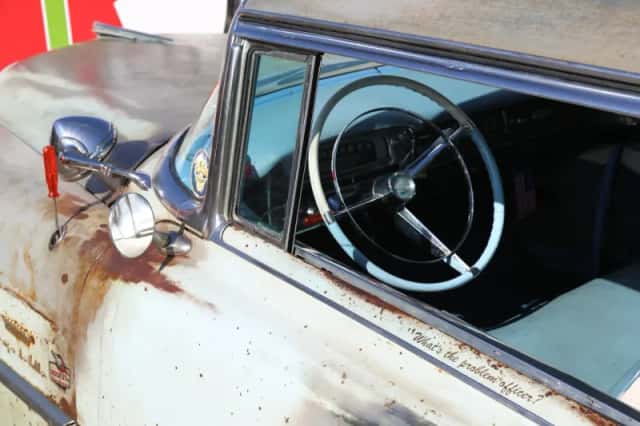 Cadillac Coupe de Ville (1956) thumbnail 31