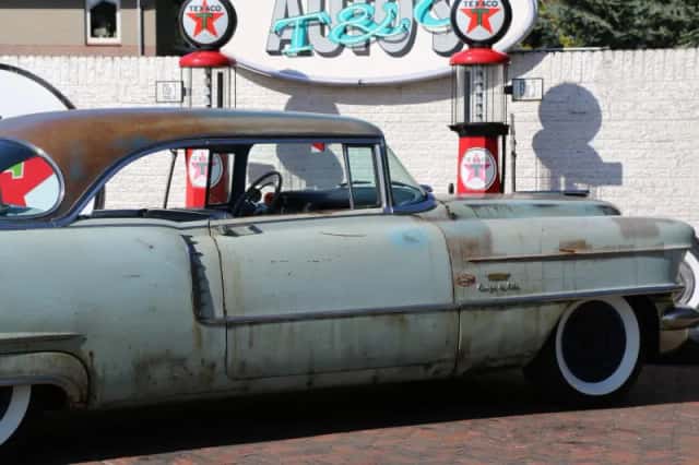 Cadillac Coupe de Ville (1956) thumbnail 40