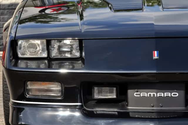 Chevrolet Camaro (1987) thumbnail 15