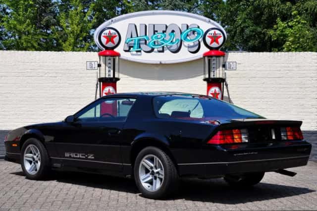 Chevrolet Camaro (1987) thumbnail 3