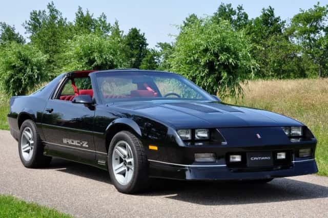 Chevrolet Camaro (1987) thumbnail 23