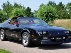 Chevrolet Camaro (1987) thumbnail 23