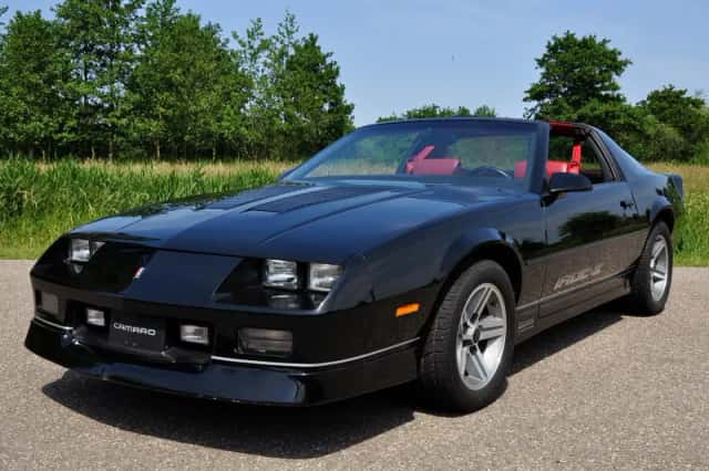 Chevrolet Camaro (1987) thumbnail 26