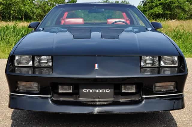 Chevrolet Camaro (1987) thumbnail 27