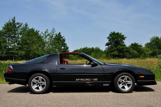 Chevrolet Camaro (1987) thumbnail 29