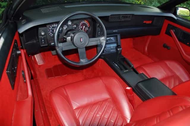 Chevrolet Camaro (1987) thumbnail 37