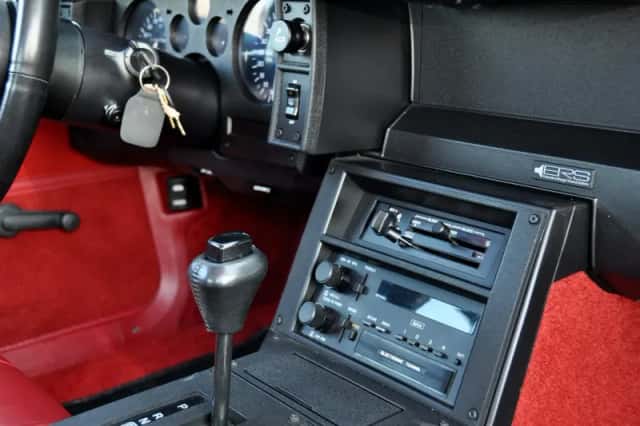 Chevrolet Camaro (1987) thumbnail 44