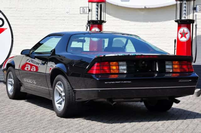 Chevrolet Camaro (1987) thumbnail 6