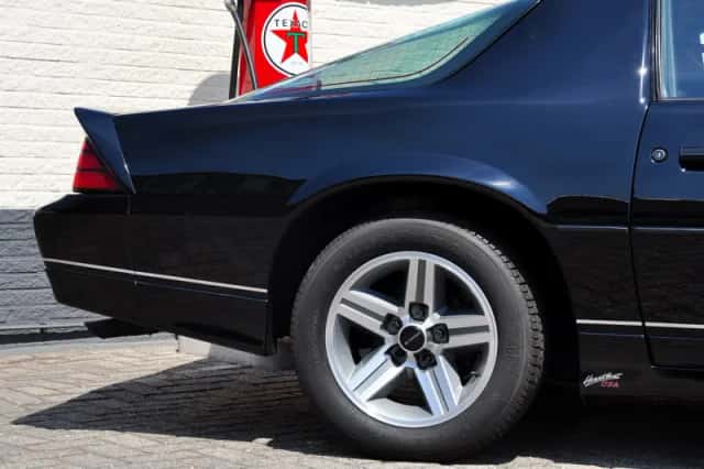 Chevrolet Camaro (1987) thumbnail 8