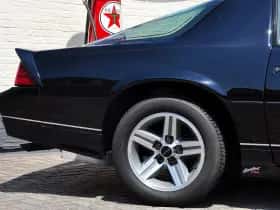 Chevrolet Camaro (1987) thumbnail 8