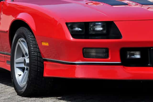 Chevrolet Camaro (1987) thumbnail 12