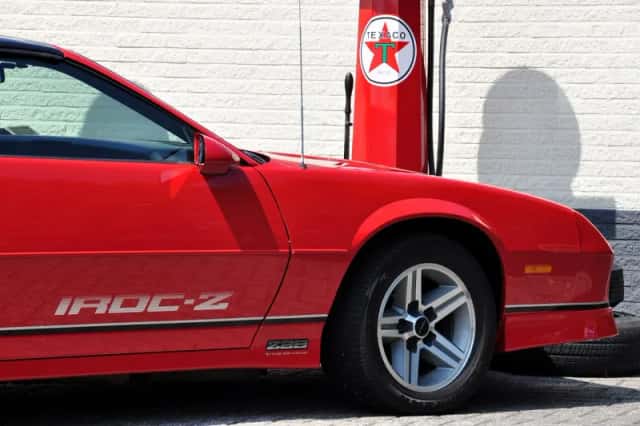 Chevrolet Camaro (1987) thumbnail 14