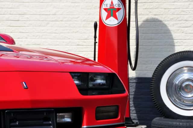 Chevrolet Camaro (1987) thumbnail 20