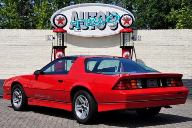 Chevrolet Camaro (1987) thumbnail 3