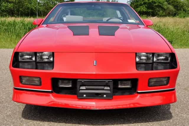 Chevrolet Camaro (1987) thumbnail 24