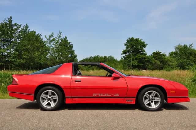 Chevrolet Camaro (1987) thumbnail 26