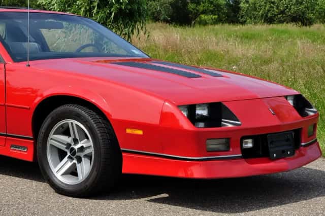 Chevrolet Camaro (1987) thumbnail 31