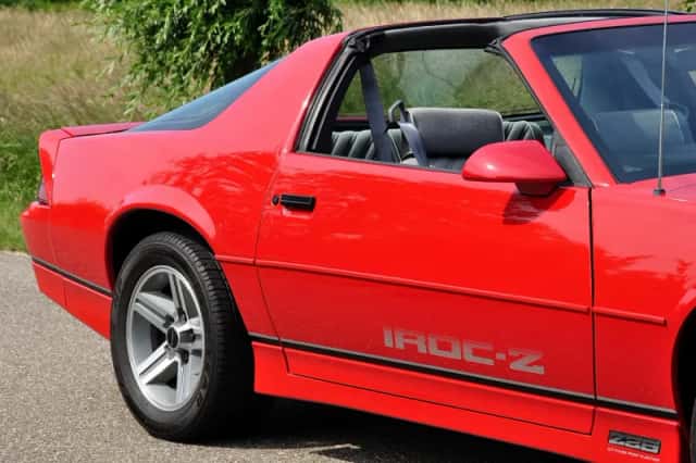 Chevrolet Camaro (1987) thumbnail 34