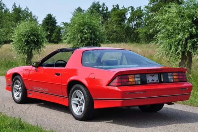 Chevrolet Camaro (1987) thumbnail 38