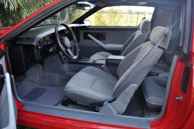 Chevrolet Camaro (1987) thumbnail 39