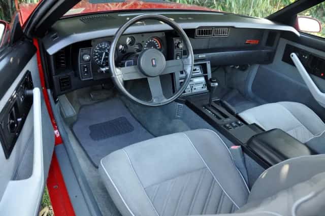Chevrolet Camaro (1987) thumbnail 40