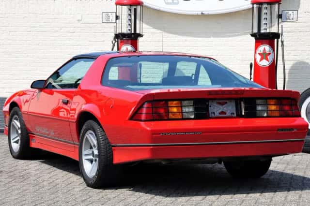 Chevrolet Camaro (1987) thumbnail 6