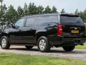 Chevrolet Suburban (2006) thumbnail 4