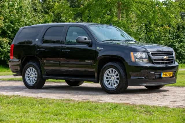 Chevrolet Tahoe (2010) thumbnail 2