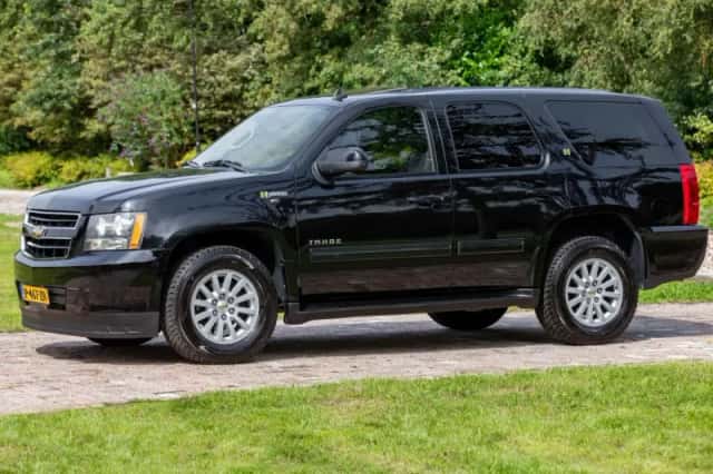 Chevrolet Tahoe (2010) thumbnail 3