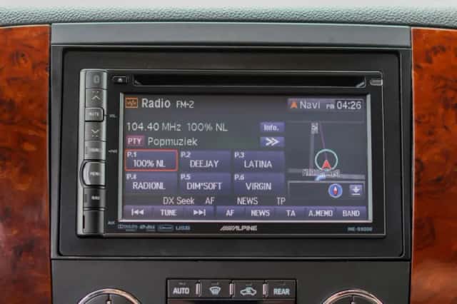 Chevrolet Tahoe (2010) thumbnail 25