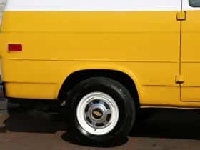 Chevrolet Van (1993) thumbnail 12