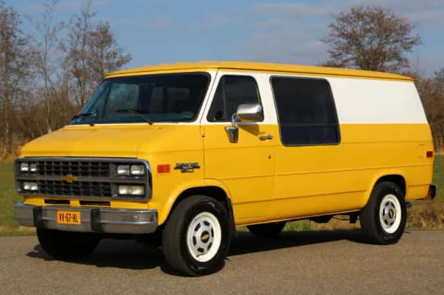 Chevrolet Van (1993) thumbnail 17