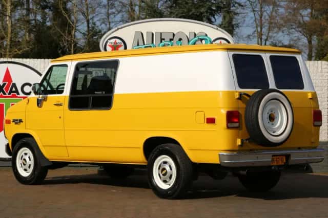 Chevrolet Van (1993) thumbnail 3