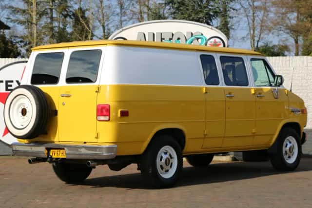 Chevrolet Van (1993) thumbnail 4