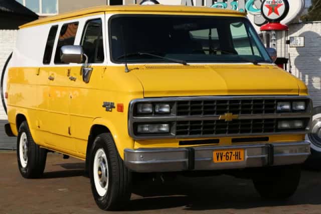 Chevrolet Van (1993) thumbnail 5