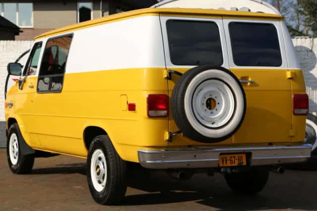 Chevrolet Van (1993) thumbnail 6